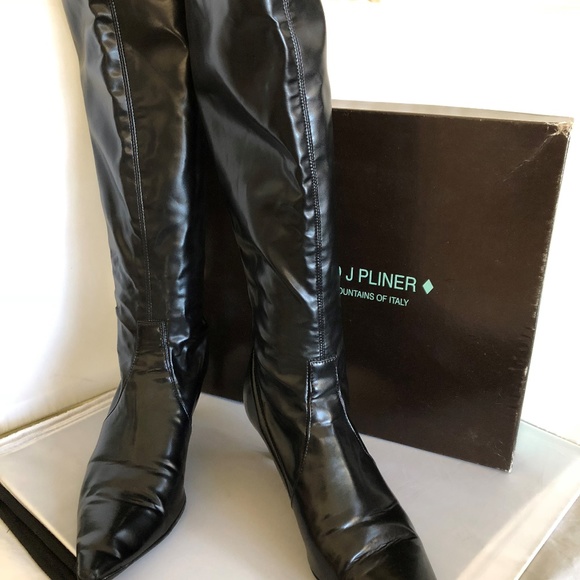 donald pliner black boots